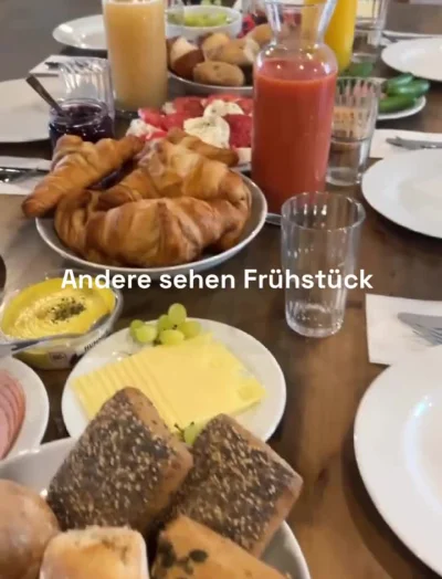 Andere sehen Frühstück. Wir sehen Teamkultur. Heute fand die zweite Ausgabe unseres Frühstücksclubs im Berliner Büro statt🥐 Ohne A...